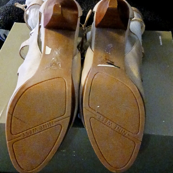 Nine West Gladiator Sandals, 2 inch heels, size 9, Beige/Cream - Picture 4 of 4